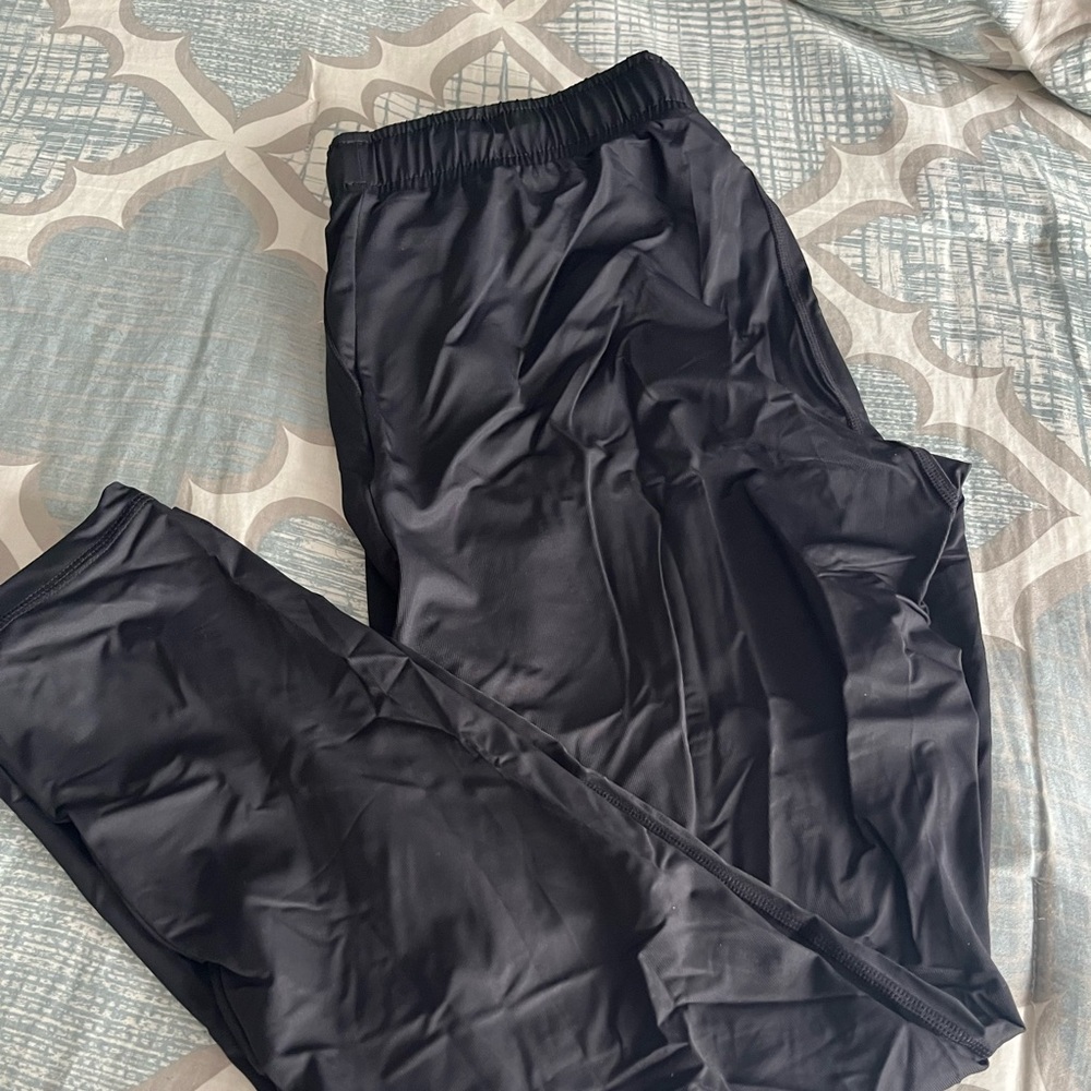 Black everywhere pant M